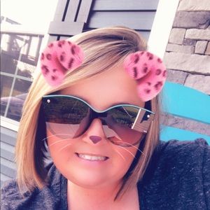 Meet your Posher, Megan